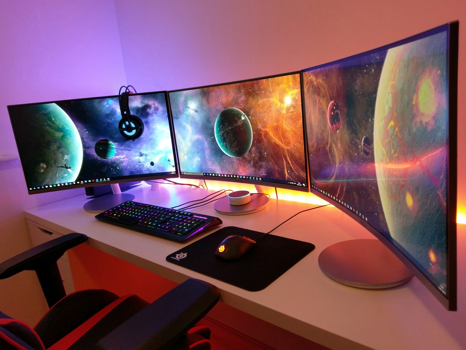 Corner desk arrangement that needs a larger room to work comfortably