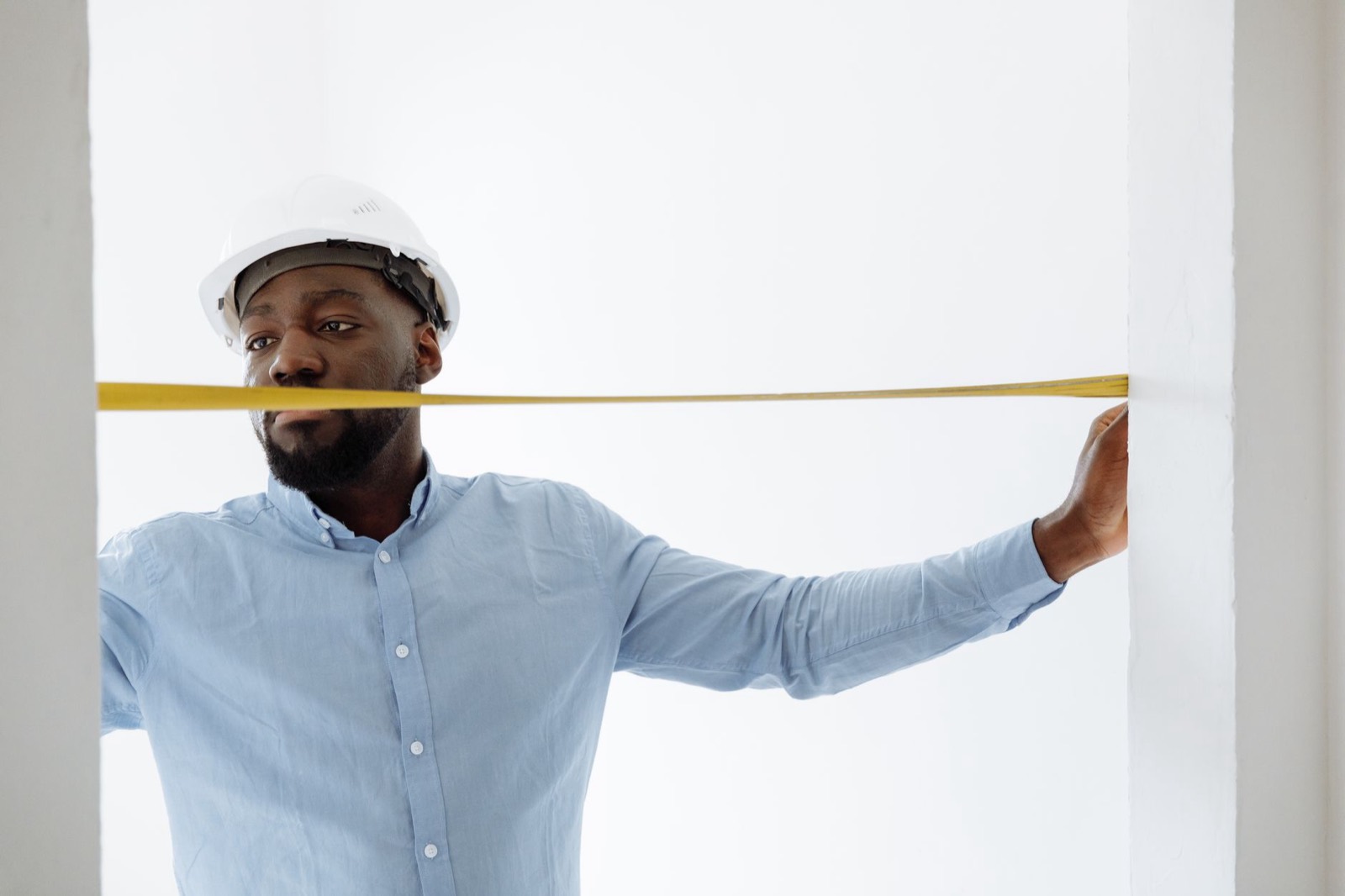 Measuring a doorway before ordering large furniture at distance