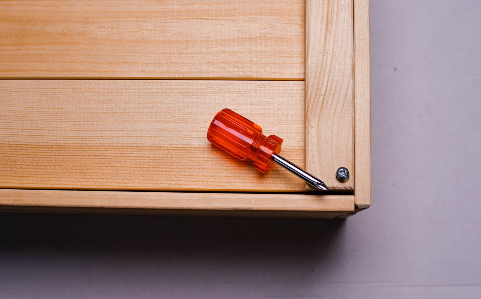 Tools used for the periodic tightening that prevents loose joints becoming split ones