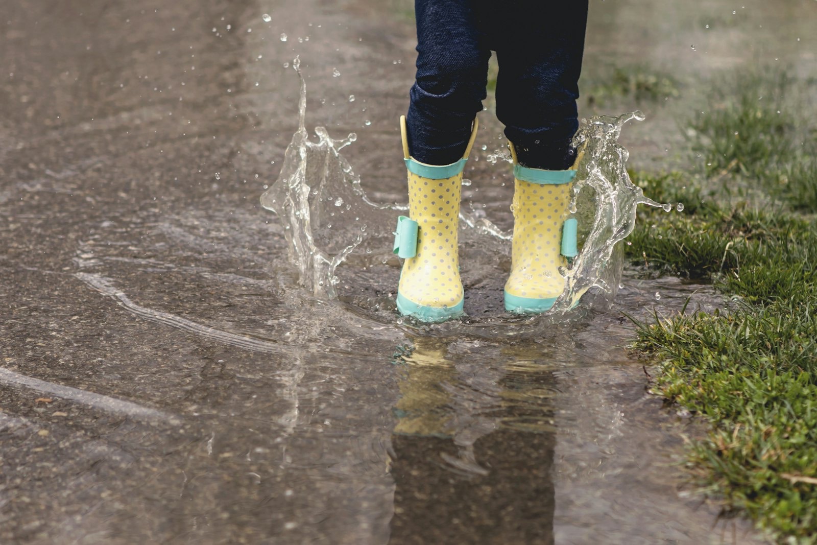Wet boots at an entrance, the damp problem entryway storage has to handle